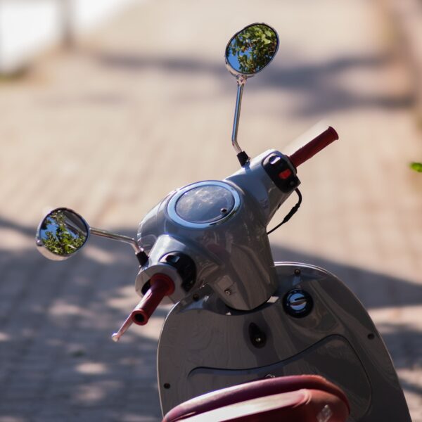 Pre Owned Electric Moped with Efficient Urban Design