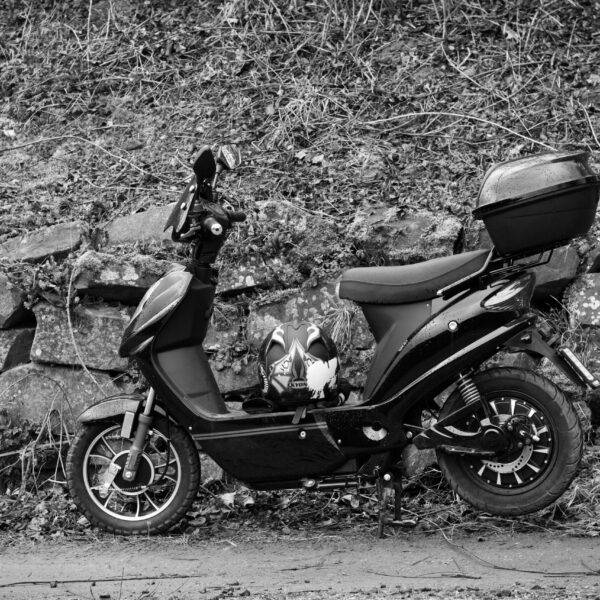 Pre Owned Electric Moped with Practical Commuter Design