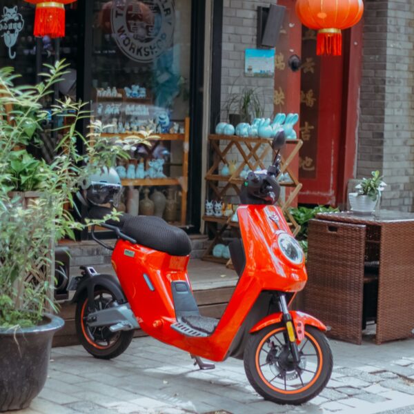 Pre Owned Compact Electric Moped for Everyday Riders